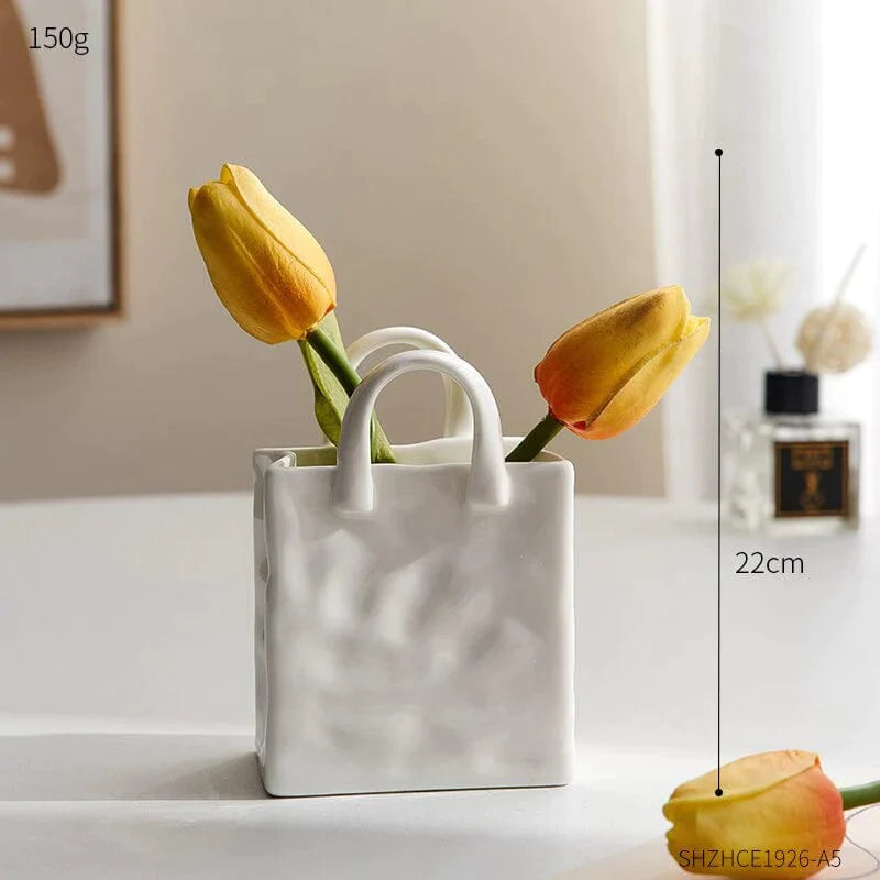 Originelle Vase in Form einer Handtasche 