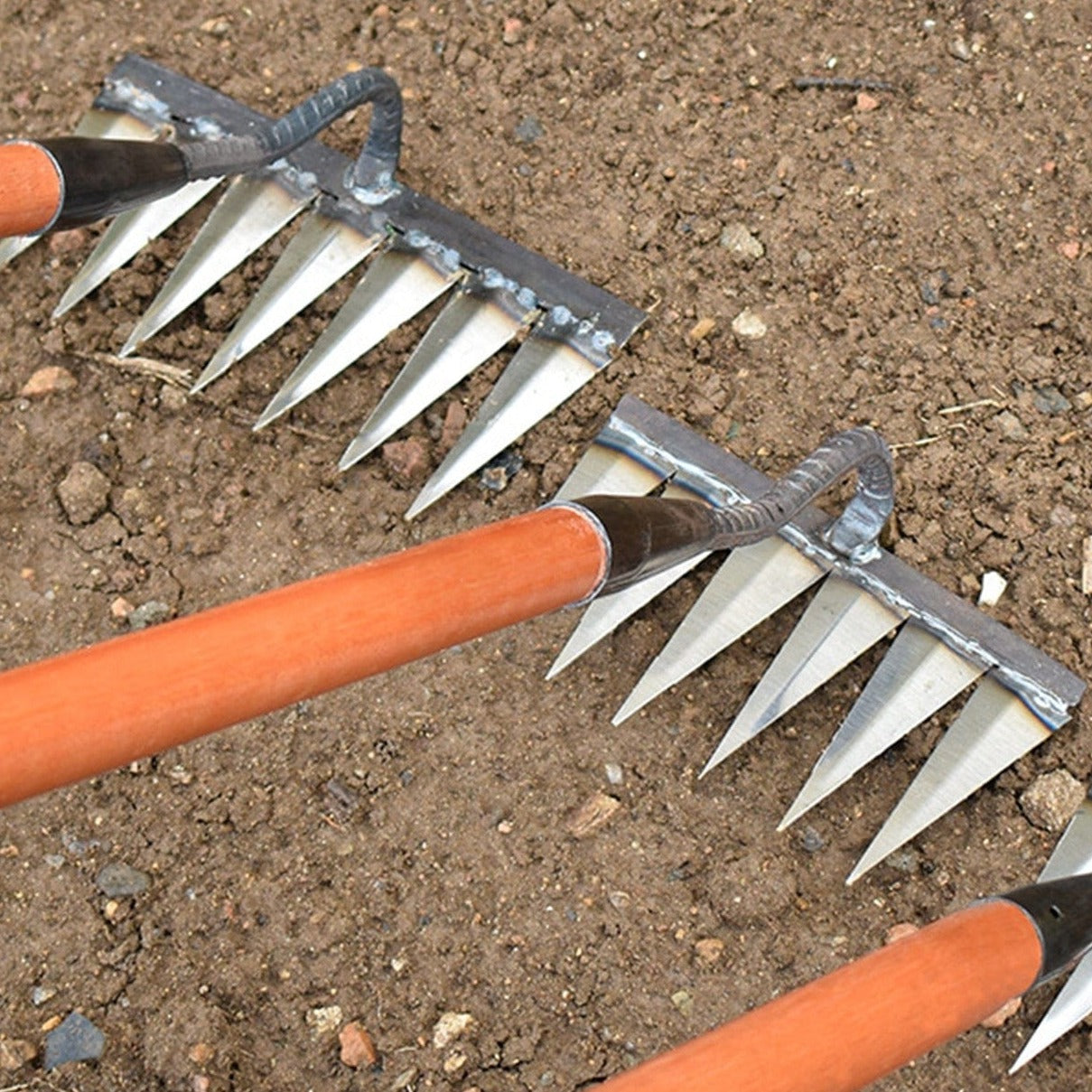 Revolutionary weed rake